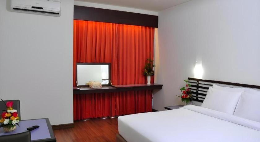 The Color Hotel Hat Yai Zewnętrze zdjęcie